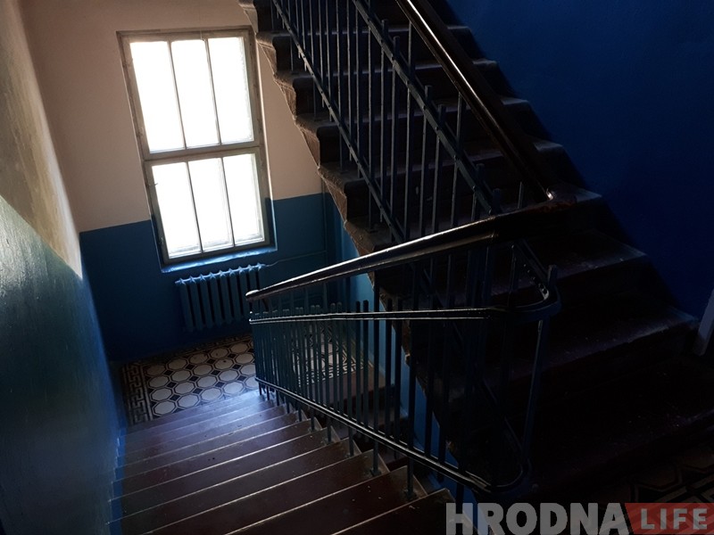 Глядзіце, якое цікавае кляймо знайшлі на даху аднаго са старых дамоў у Гродне Глядзіце, якое цікавае кляймо знайшлі на даху аднаго са старых дамоў у Гродне