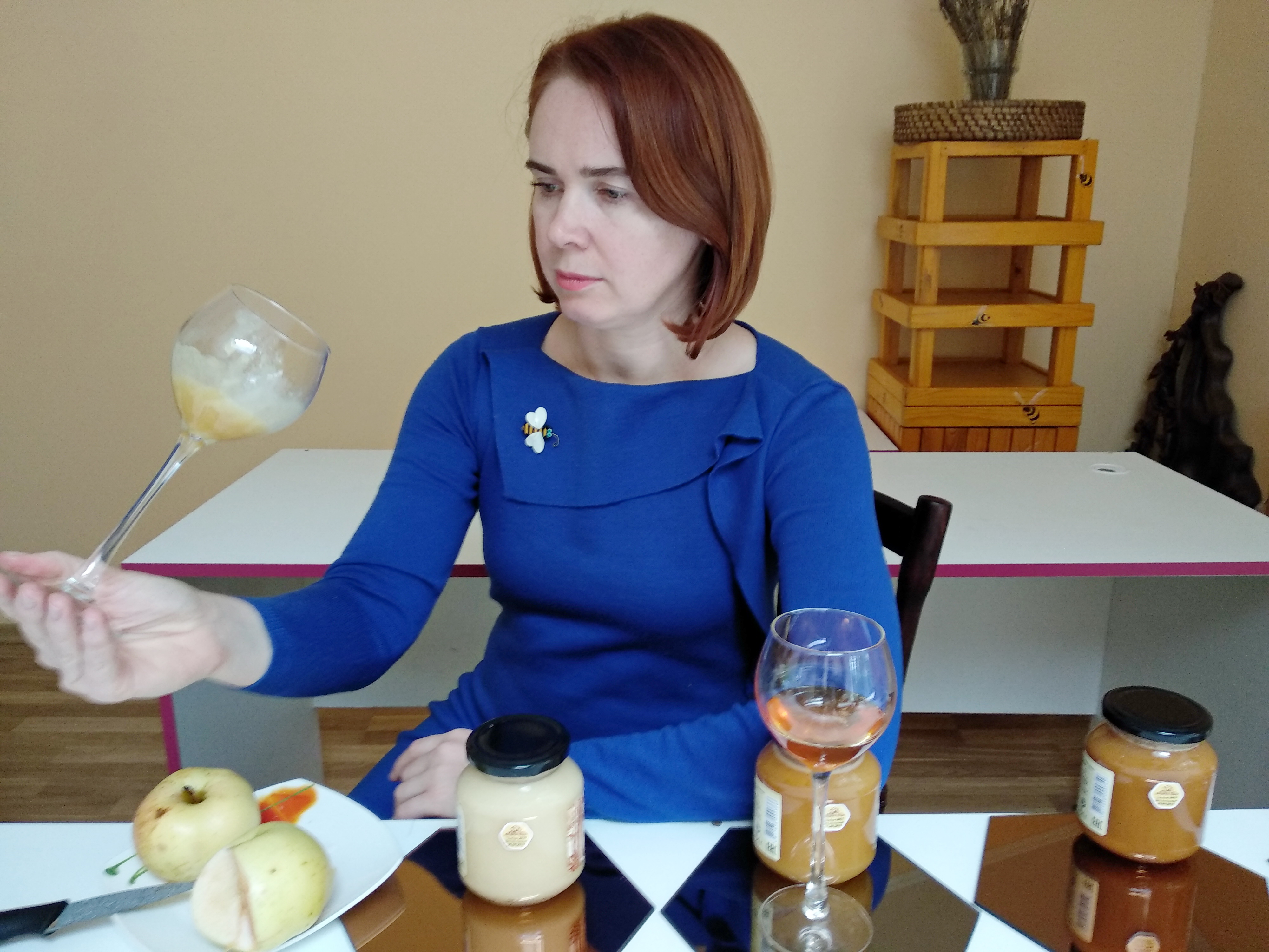 Если мёд с запахом сваренных вкрутую яиц, это нормально? Советы от единственного в Беларуси медового сомелье