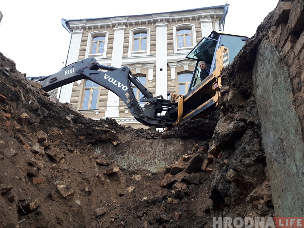 Каля сінагогі ў Гродне выявілі падмуркі малітоўнай школы «Хеўрэ Алшых»