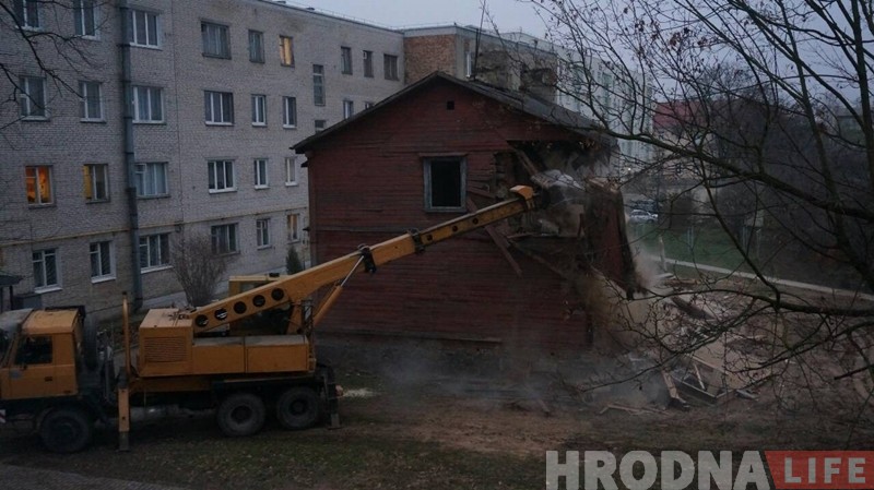 На Свердлова снесли деревянную постройку межвоенного периода