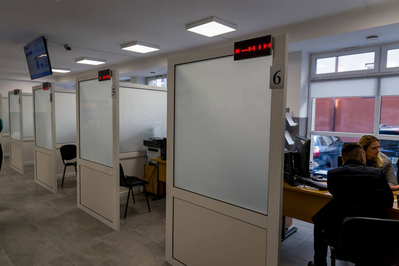 У Беластоку спрасцілі жыццё замежнікам, якія стаяць у чарзе па карту побыту