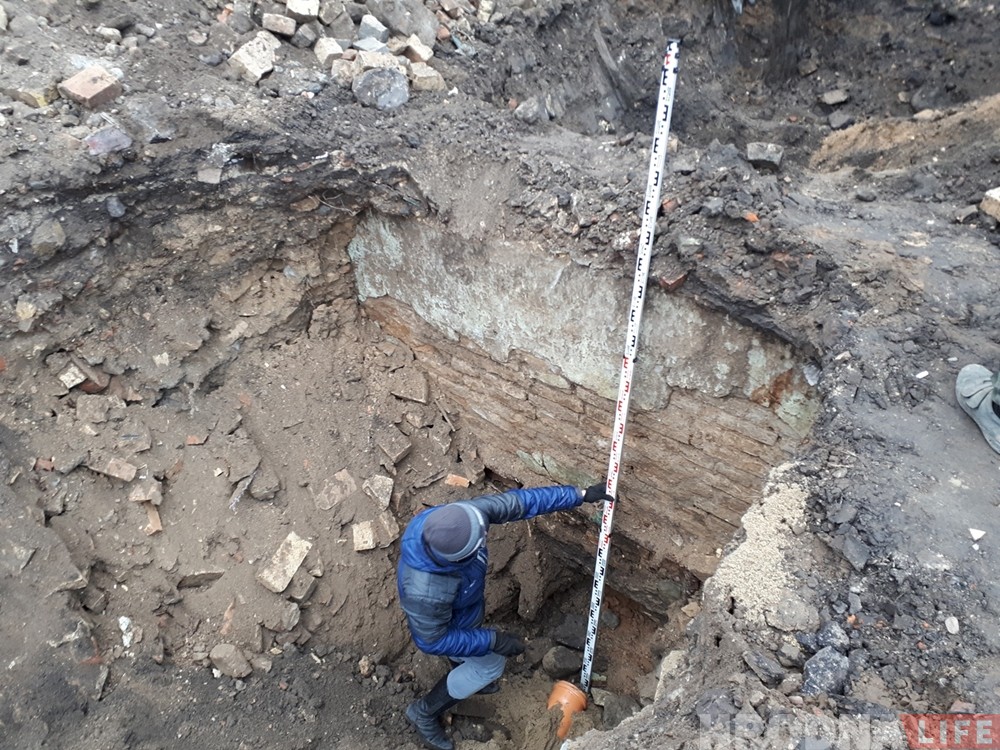 Каля сінагогі ў Гродне выявілі падмуркі малітоўнай школы «Хеўрэ Алшых»