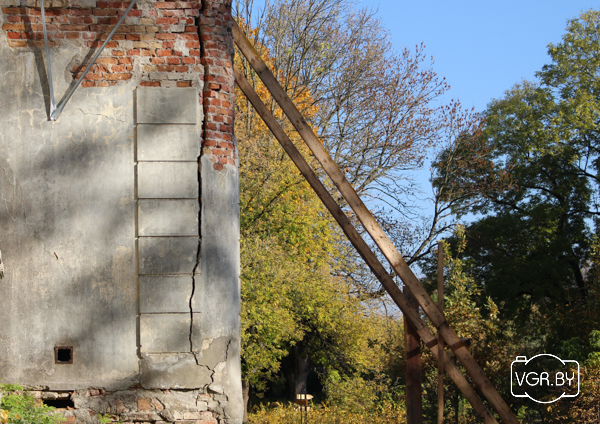 В старинной усадьбе в Желудке хотели сделать галерею, а пока она разрушается на глазах