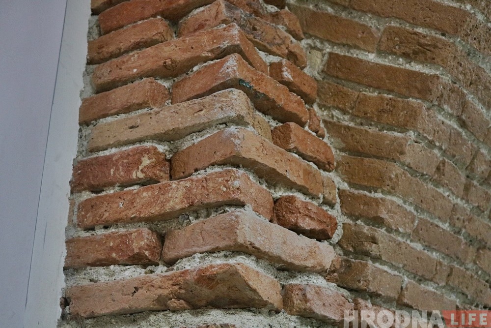 Глядзіце, як ажывілі старадаўні падвал на Маставой. Але кафэ там рабіць нельга Глядзіце, як ажывілі старадаўні падвал на Маставой. Але кафэ там рабіць нельга