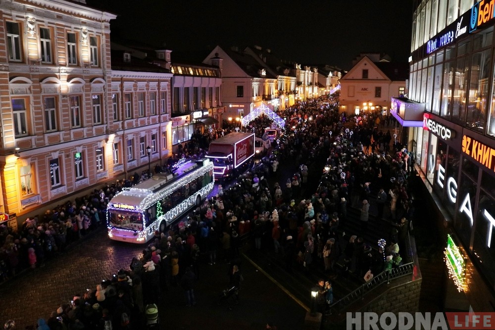 Фотафакт: па вуліцы Савецкай у Гродне упершыню праехаў тралейбус