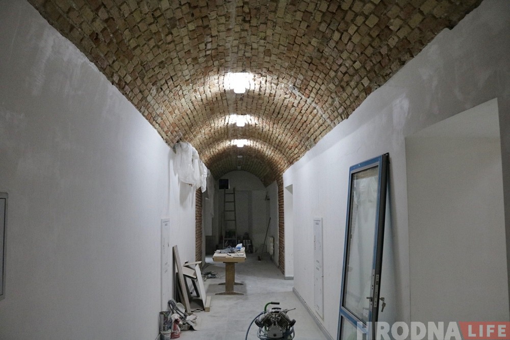 Глядзіце, як ажывілі старадаўні падвал на Маставой. Але кафэ там рабіць нельга Глядзіце, як ажывілі старадаўні падвал на Маставой. Але кафэ там рабіць нельга