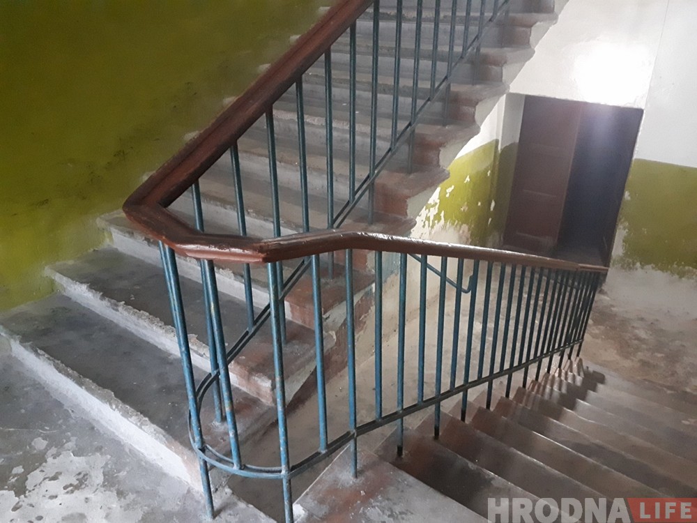 У доме на Савецкай вісіць аб'ява, якую не здымаюць ужо 45 гадоў У доме на Савецкай вісіць аб'ява, якую не здымаюць ужо 45 гадоў