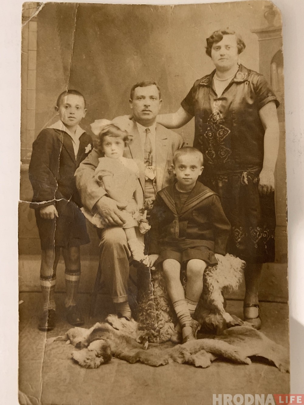 "Прыехала, каб адчуць бацьку". Як канадцы шукалі ў Гродне сямейны дом па намаляванай карце "Прыехала, каб адчуць бацьку". Як канадцы шукалі ў Гродне сямейны дом па намаляванай карце