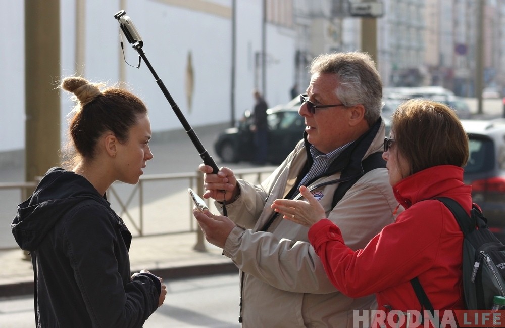 "Прыехала, каб адчуць бацьку". Як канадцы шукалі ў Гродне сямейны дом па намаляванай карце "Прыехала, каб адчуць бацьку". Як канадцы шукалі ў Гродне сямейны дом па намаляванай карце