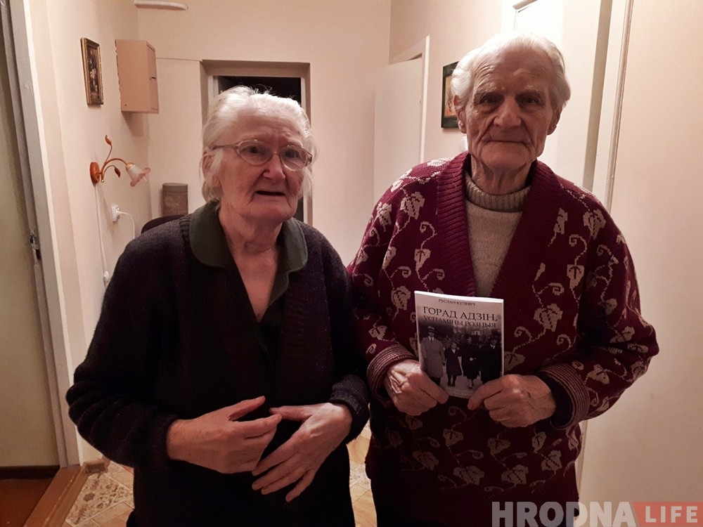 Падарунак да Новага году: выйшла з друку кніга Руслана Кулевіча, першыя асобнікі атрымалі героі