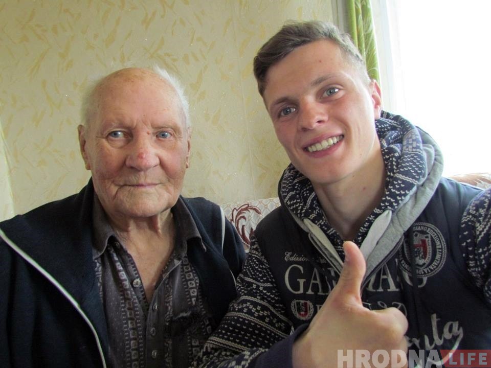 "Аб'ехаў увесь Гродна ў пошуках сведкаў". Ужо можна заказаць кнігу ўспамінаў ад Руслана Кулевіча і Hrodna.life "Аб'ехаў увесь Гродна ў пошуках сведкаў". Ужо можна заказаць кнігу ўспамінаў ад Руслана Кулевіча і Hrodna.life