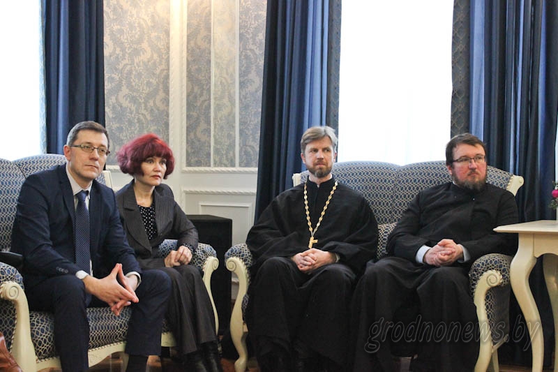 В Гродно презентовали факсимиле первого в мире букваря на славянском языке