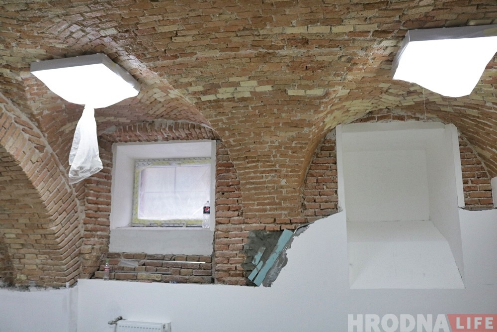 Глядзіце, як ажывілі старадаўні падвал на Маставой. Але кафэ там рабіць нельга