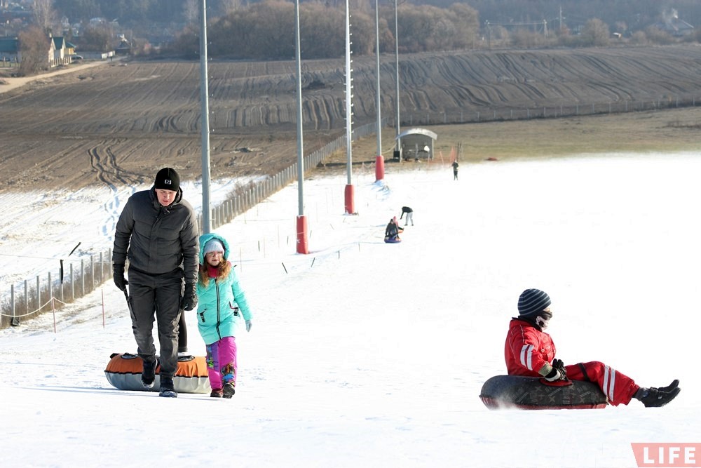 Адзінае месца са снегам: "Каробчыцкі Алімп" прымае першых наведвальнікаў у новым сезоне