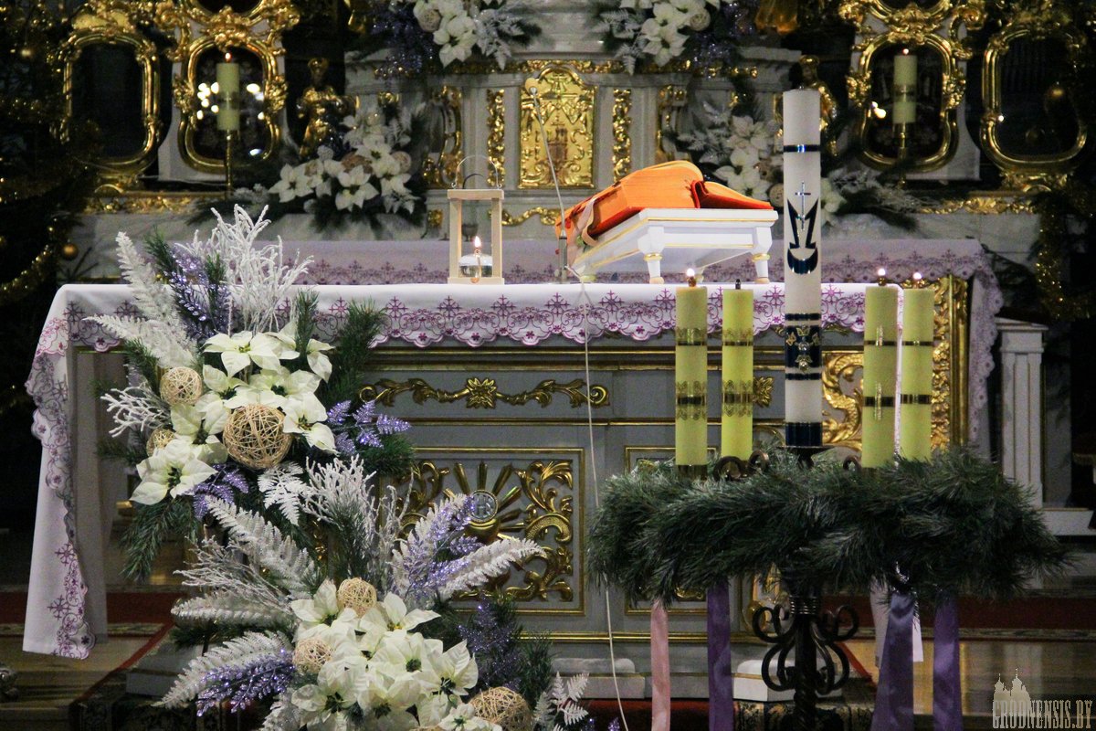 "Свет, который объединяет". В Гродно прибыл Вифлеемский огонь