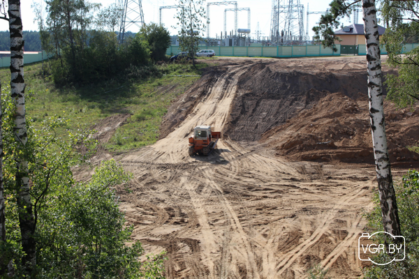 Жыхары Берагавога тры гады не могуць выехаць з мястэчка налева па трасе, але не здаюцца