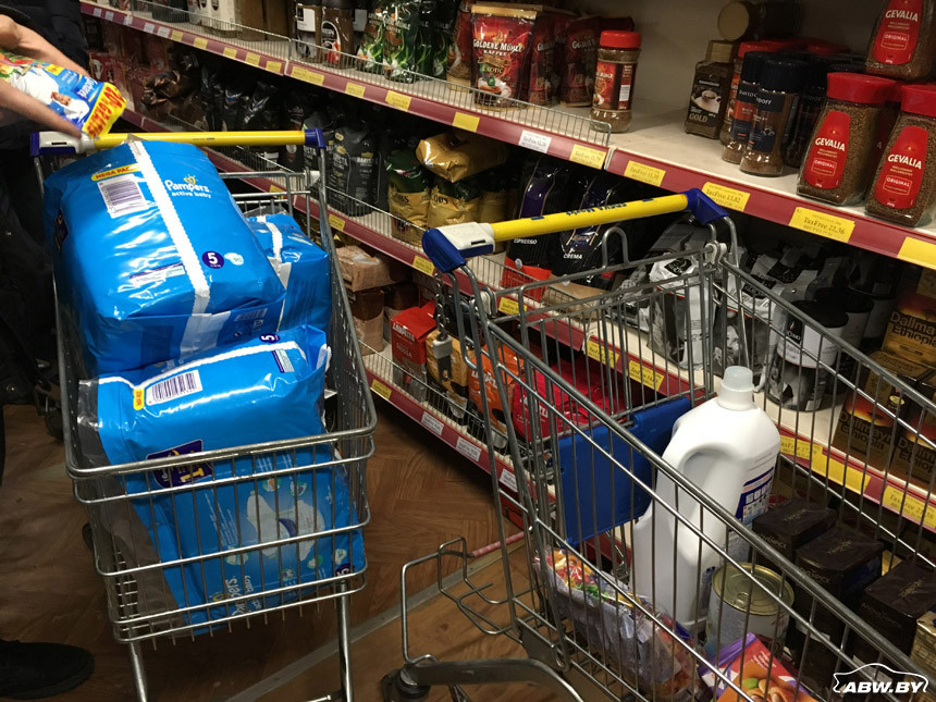 "Небывалы рост продажаў": беларусы рыхтуюцца да новых абмежаванняў увозу