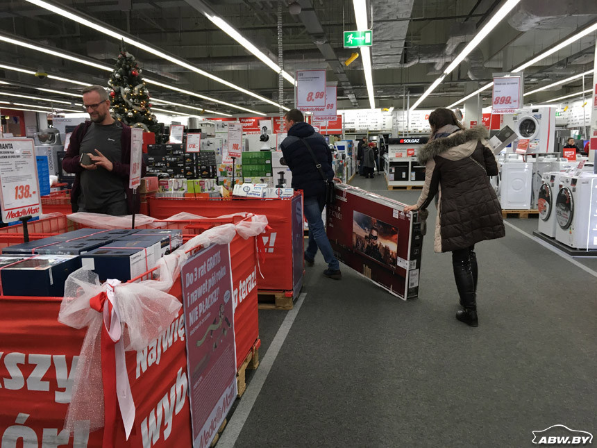 "Небывалы рост продажаў": беларусы рыхтуюцца да новых абмежаванняў увозу