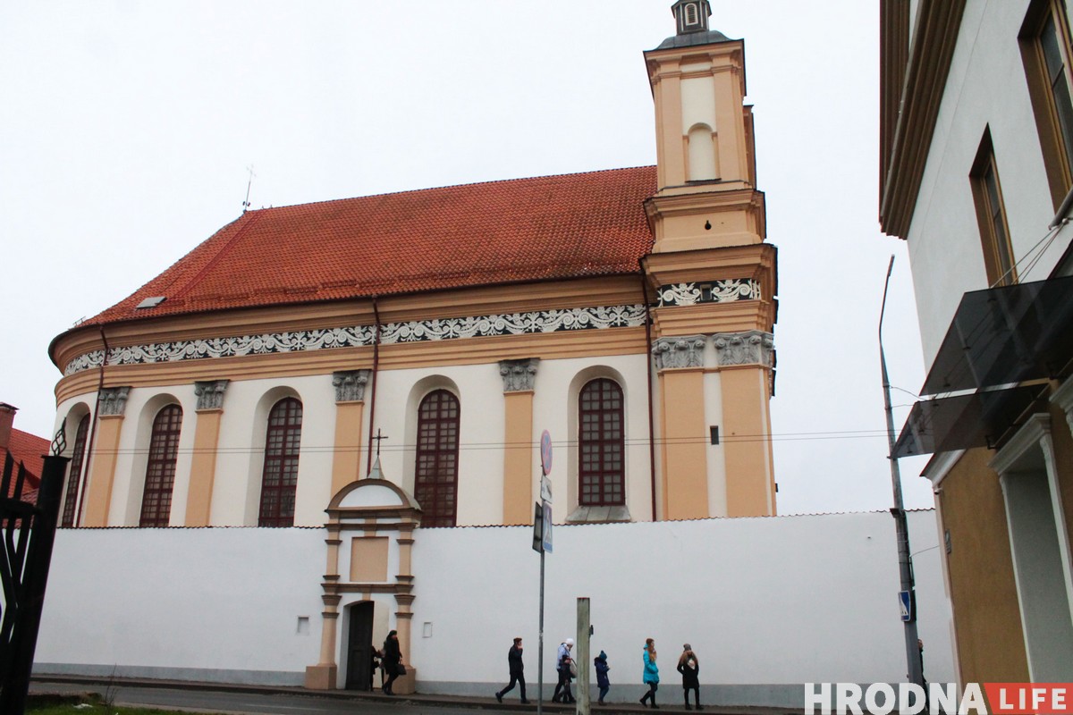 Касцёл, дзе вернікі вучаць ксяндза. Як у Гродне 20 гадоў праходзіць імша для глуханямых
