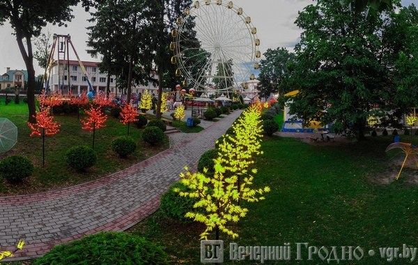 Вышынёй з 14-павярховы дом і кабінкі з падагрэвам: глядзіце, як будзе выглядаць кола агляду ў Гродна