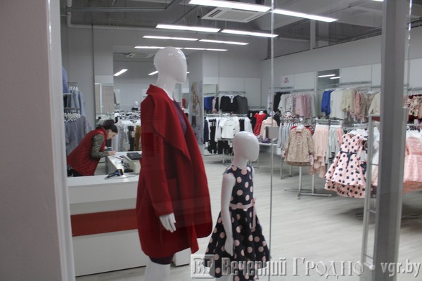 Глядзіце, як пасля рамонту выглядае 3-ці паверх у ГД «Нёман» і што там можна купіць