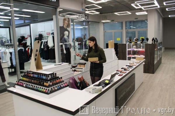 Глядзіце, як пасля рамонту выглядае 3-ці паверх у ГД «Нёман» і што там можна купіць