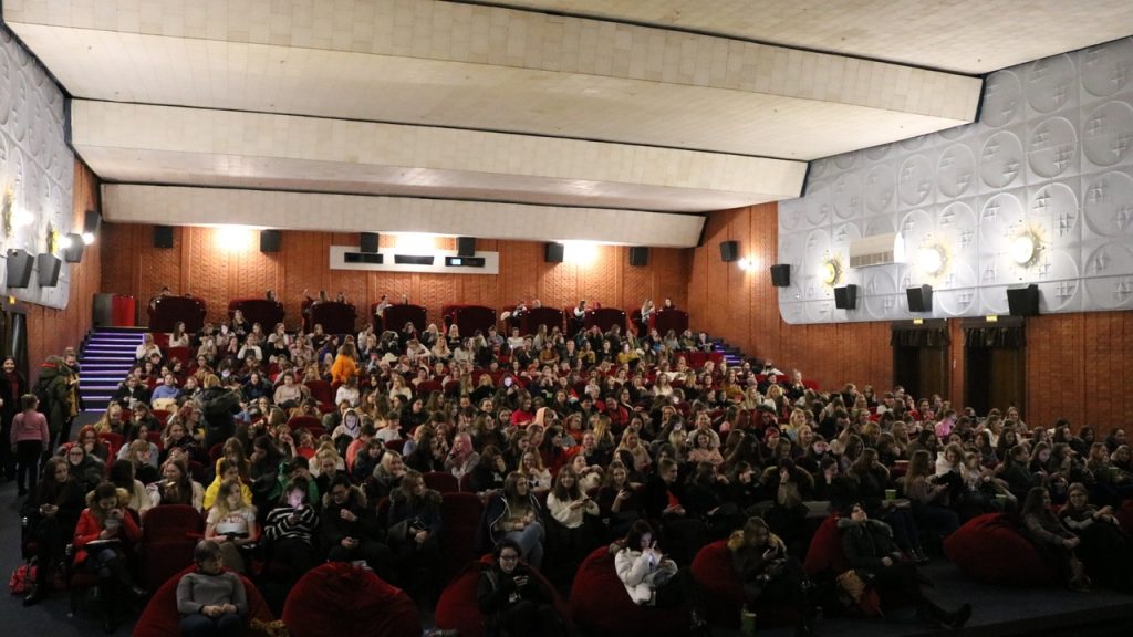 Карыстаецца папулярнасцю: у Гродне яшчэ раз пакажуць канцэрт карэйскай групы BTS