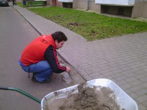 На дарозе танкі, транспарту няма, вуліцы без святла. Жыхары "элітнага" раёна Ласосна-4 папрасілі дапамогі ў Матолькі На дарозе танкі, транспарту няма, вуліцы без святла. Жыхары "элітнага" раёна Ласосна-4 папрасілі дапамогі ў Матолькі