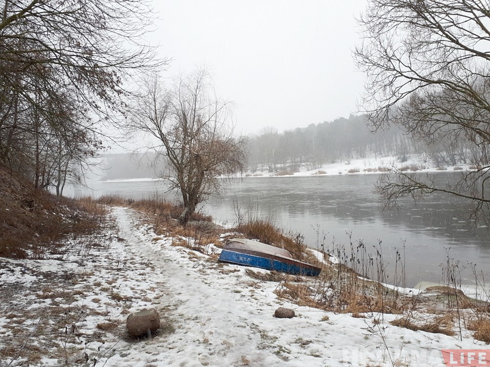 Младший офицер Макс Шауль: удалось расшифровать надписи на камне, который нашли на берегу Немана