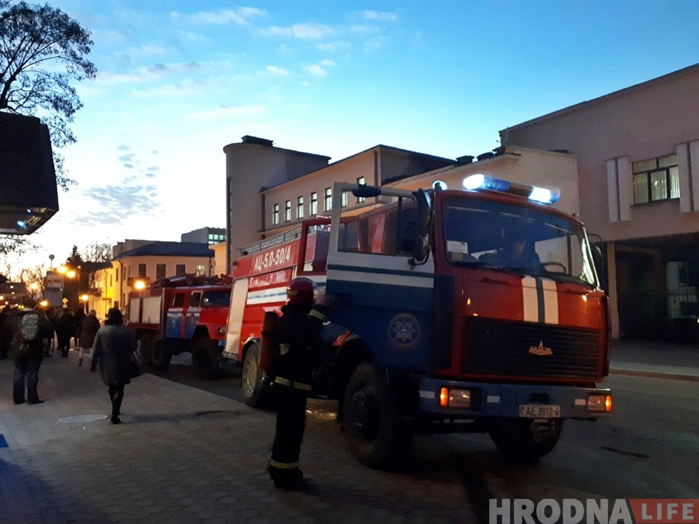 ФОТО: на Ожешко горел солярий