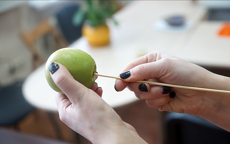 Каханне з апетытам: Да дня Святога Валянціна гродзенка робіць букеты, якія можна з'есці Каханне з апетытам: Да дня Святога Валянціна гродзенка робіць букеты, якія можна з'есці