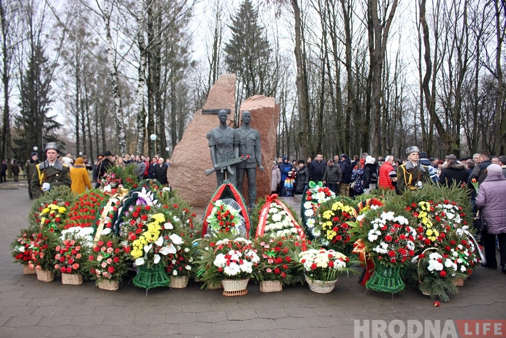 30 гадоў прайшло: памяць воінаў-інтэрнацыяналістаў ушанавалі на мітынгу ў Гродне 30 гадоў прайшло: памяць воінаў-інтэрнацыяналістаў ушанавалі на мітынгу ў Гродне