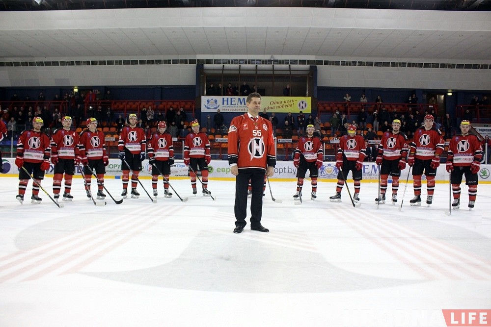 Сяргею Пушкову - 55 гадоў. Хакеісты і заўзятары павіншавалі трэнера