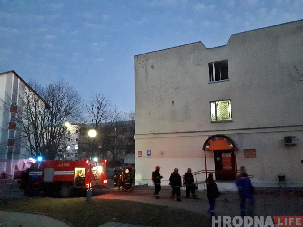 ФОТО: на Ожешко горел солярий