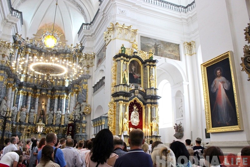 "Гродно оказался не готов". Что делать с туристами в Фарном костеле