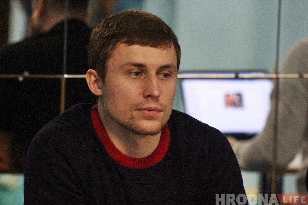 Не за парнями, а за эмоциями: в ледовом прошел кастинг в группу поддержки хоккейного "Немана"