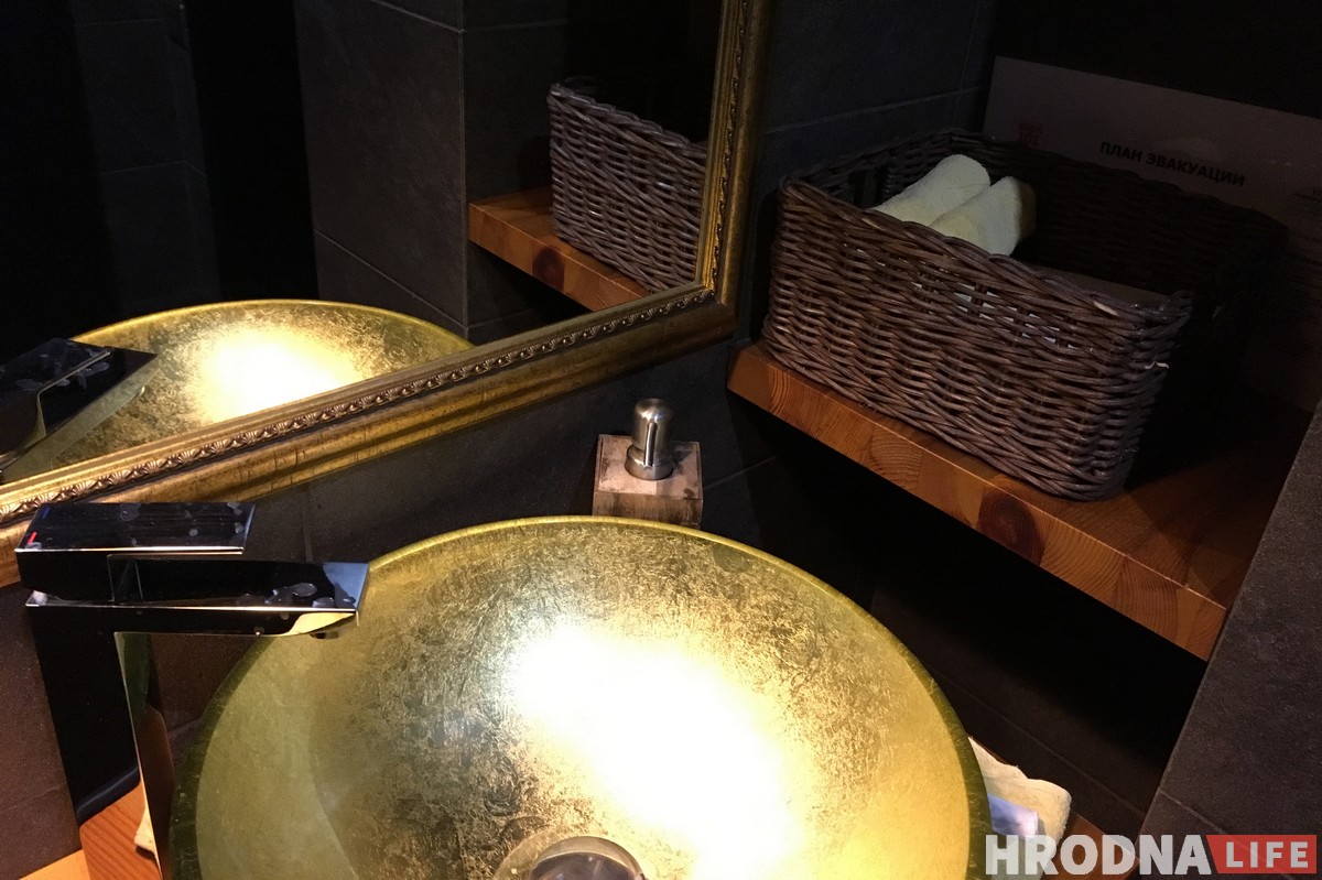 Смачна, але не вельмі хутка. Правяраем вячэру ў гастра-бары Werden