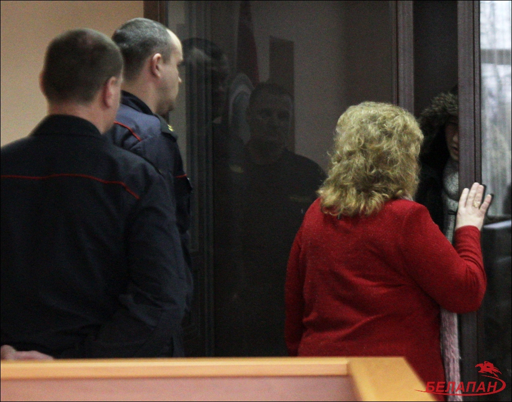 Судят жителя Гродно, сделавшего девочке укол неизвестным веществом. Мужчина вину отрицает