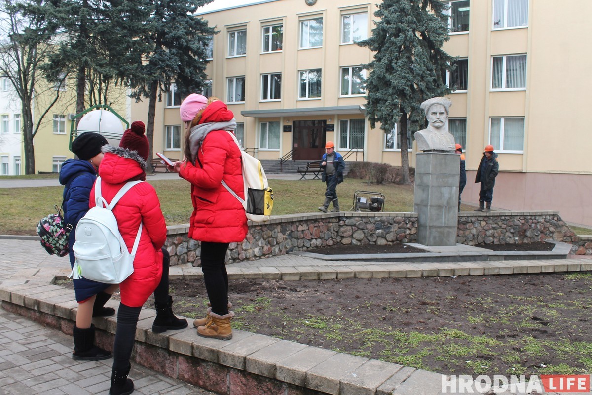 В Гродно демонтируют памятник Чапаеву (обновлено)