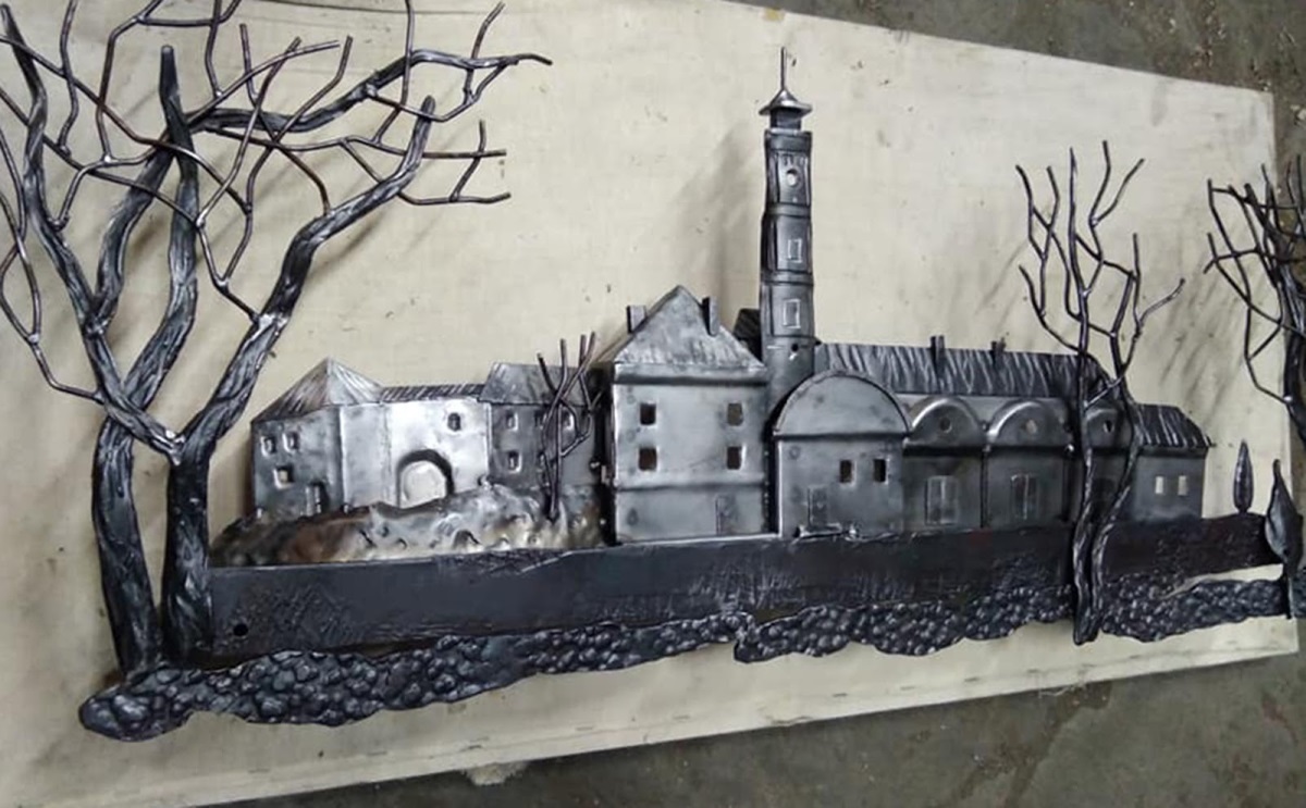 Жалезнае мастацтва. Гродзенскі каваль робіць рыбаў з рыдлёвак