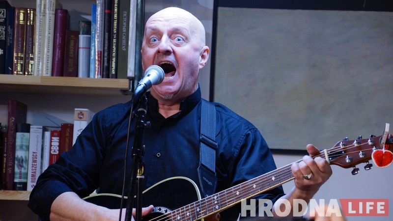 "Такая доўгая зіма". Слушайте первый за 15 лет новый студийный альбом Виктора Шалкевича