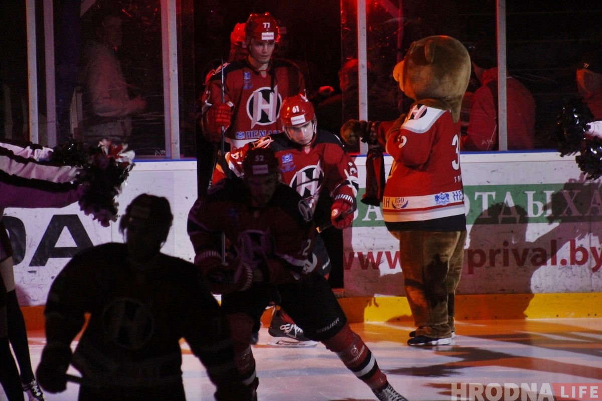 Біліся, але прайгралі: "Нёман" мінімальна саступіў "Шахцёру" ў першым матчы паўфіналу 