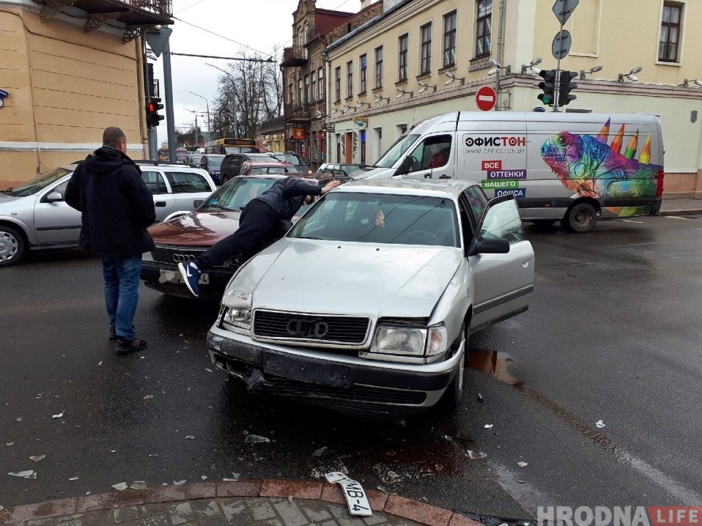 Фотафакт: на Кірава-Сацыялістычнай чарговае ДТЗ