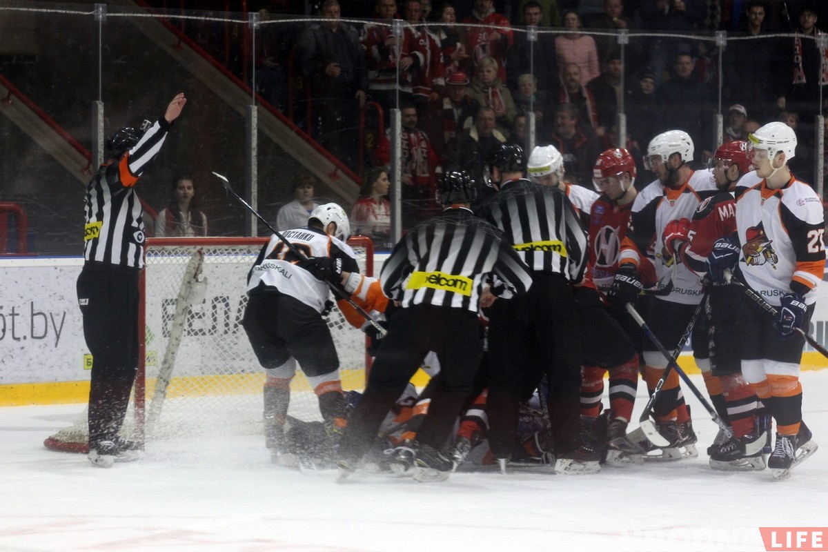 Чарговая перамога над "Шахцёрам" дазволіла "Нёману" выйсці наперад у серыі