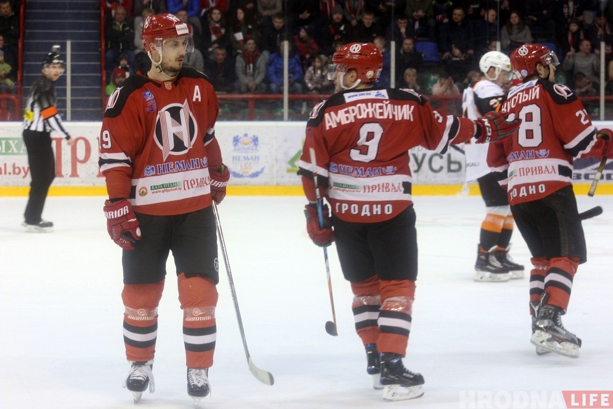 Біліся, але прайгралі: "Нёман" мінімальна саступіў "Шахцёру" ў першым матчы паўфіналу 