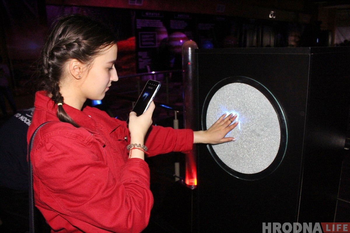 Такога яшчэ не было: у Гродне адкрылася выстава пра космас