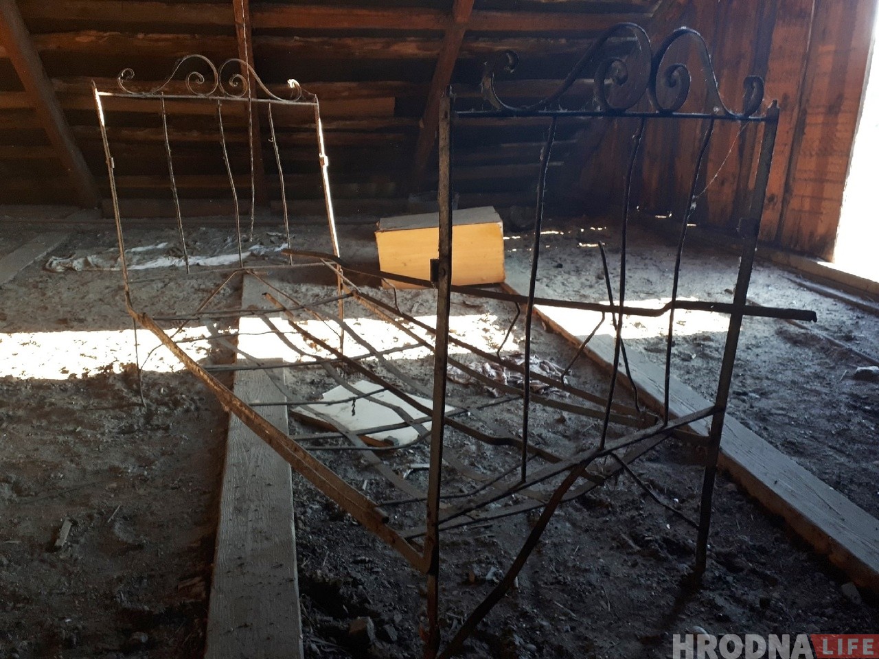 Зачыстка на Леванабярэжнай: пад знос пайшлі два драўляныя дамы