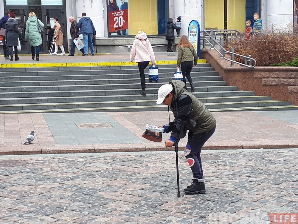 У цэнтры Гродна ажывіліся жабракі. Некаторых затрымлівае міліцыя У цэнтры Гродна ажывіліся жабракі. Некаторых затрымлівае міліцыя