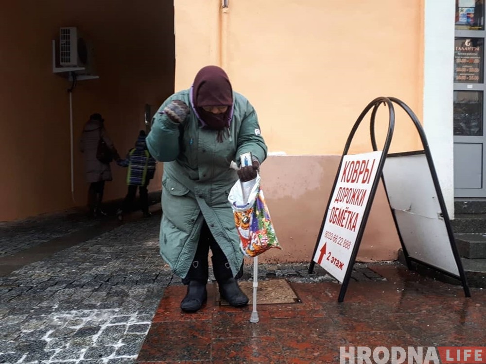 У цэнтры Гродна ажывіліся жабракі. Некаторых затрымлівае міліцыя У цэнтры Гродна ажывіліся жабракі. Некаторых затрымлівае міліцыя
