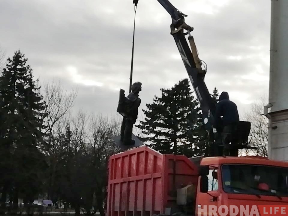 У цэнтры Гродна прыбралі "турыста". Не спадабаўся адміністрацыі?